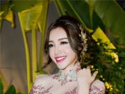 Ngắm Elly Trần rạng rỡ trình diễn áo dài xuyên thấu trên phố đi bộ