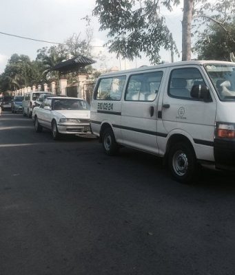 Nhiều cán bộ đi xe biển xanh, bỏ việc giờ hành chính dự tiệc nhà giám đốc sở