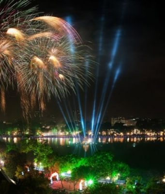 Hà Nội không bắn pháo hoa dịp Tết, dành 12 tỷ đồng ủng hộ miền Trung