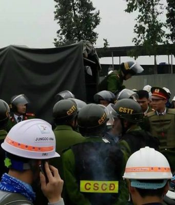 Hàng nghìn công nhân tụ tập sau vụ xô xát ở nhà máy Samsung