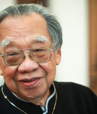 Cố GS Trần Văn Khê: “Ngài chơi với ai mà không biết một áng văn nào của nước Việt?”